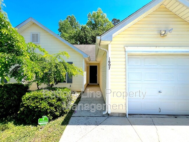 Foto del edificio - 1607 Eagles Landing Dr