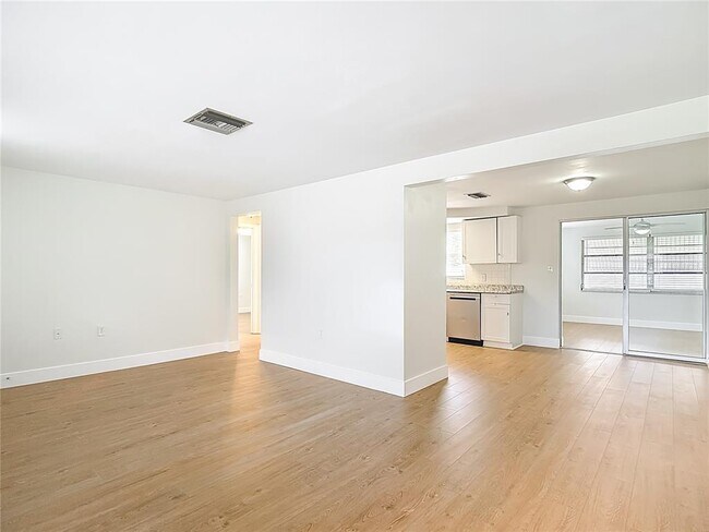 Building Photo - 3648 Bedford St