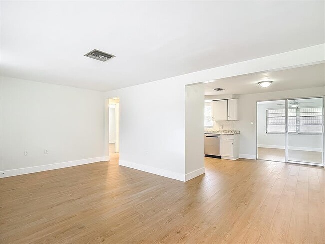 Foto del edificio - 3648 Bedford St