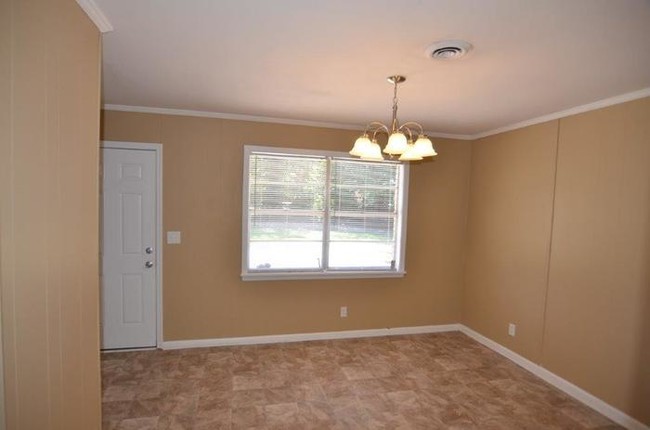Foto del edificio - Four Bedroom in Meadowbrook