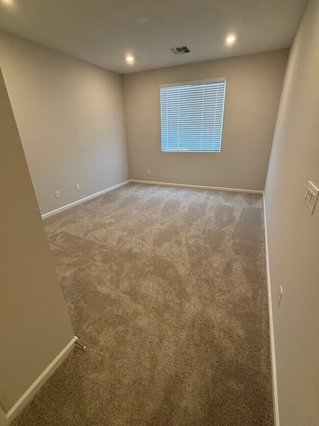 Building Photo - 17970 W Creedance Blvd