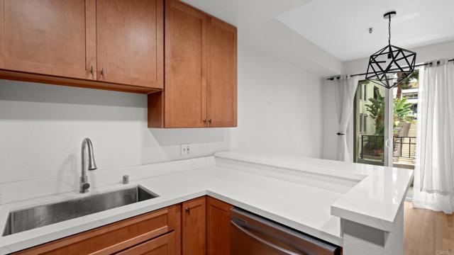 Foto del edificio - 2445 Brant St