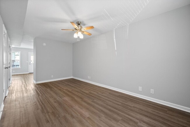 Foto del edificio - 2 Bedroom Pet Friendly Condo For Rent Near...