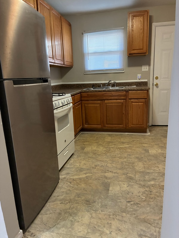 Foto del edificio - 719 Hemlock Ave