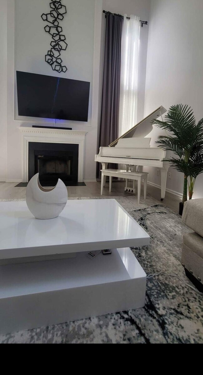 Foto del edificio - 522 Peach Grove Pl