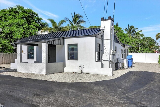 Foto del edificio - 3671 NE 11th Ave