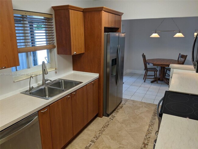 Foto del edificio - 6991 Coolidge St