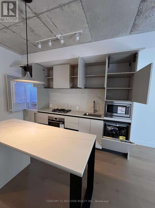 Photo du bâtiment - 1720 Bayview Ave