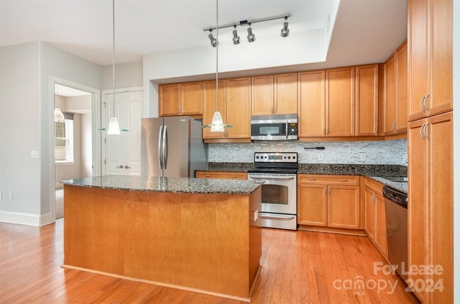 Building Photo - 4620 Piedmont Row Dr