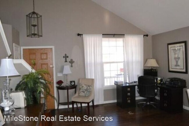 Foto del edificio - 5 br, 3.5 bath House - 6481 Summer Grace St