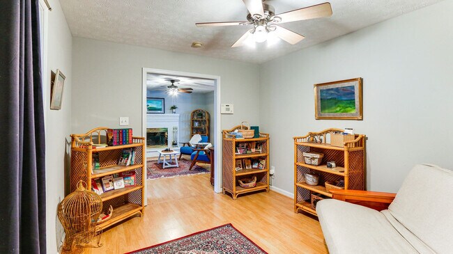 Foto del edificio - 443 Arrowhead Rd