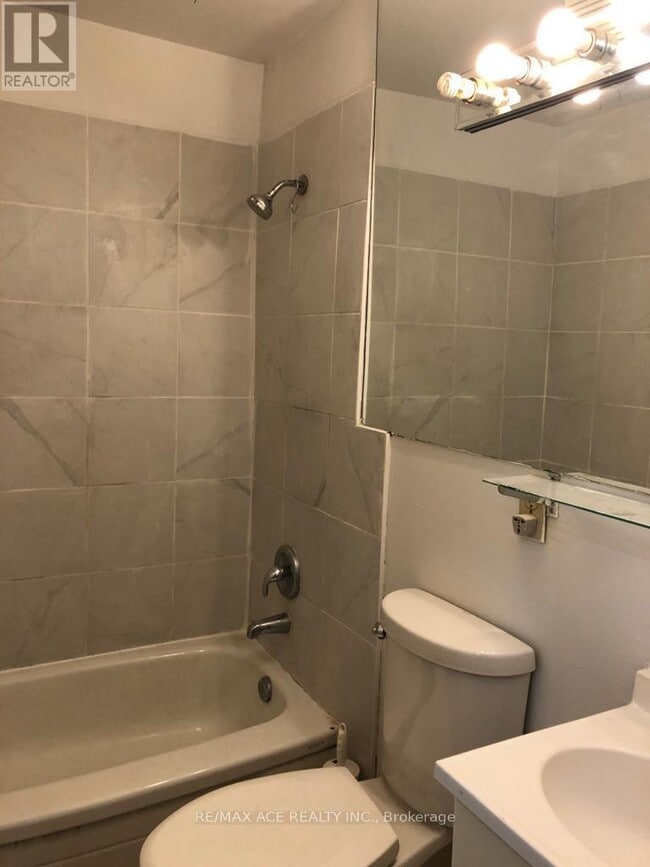 Building Photo - 86 Madelaine Ave