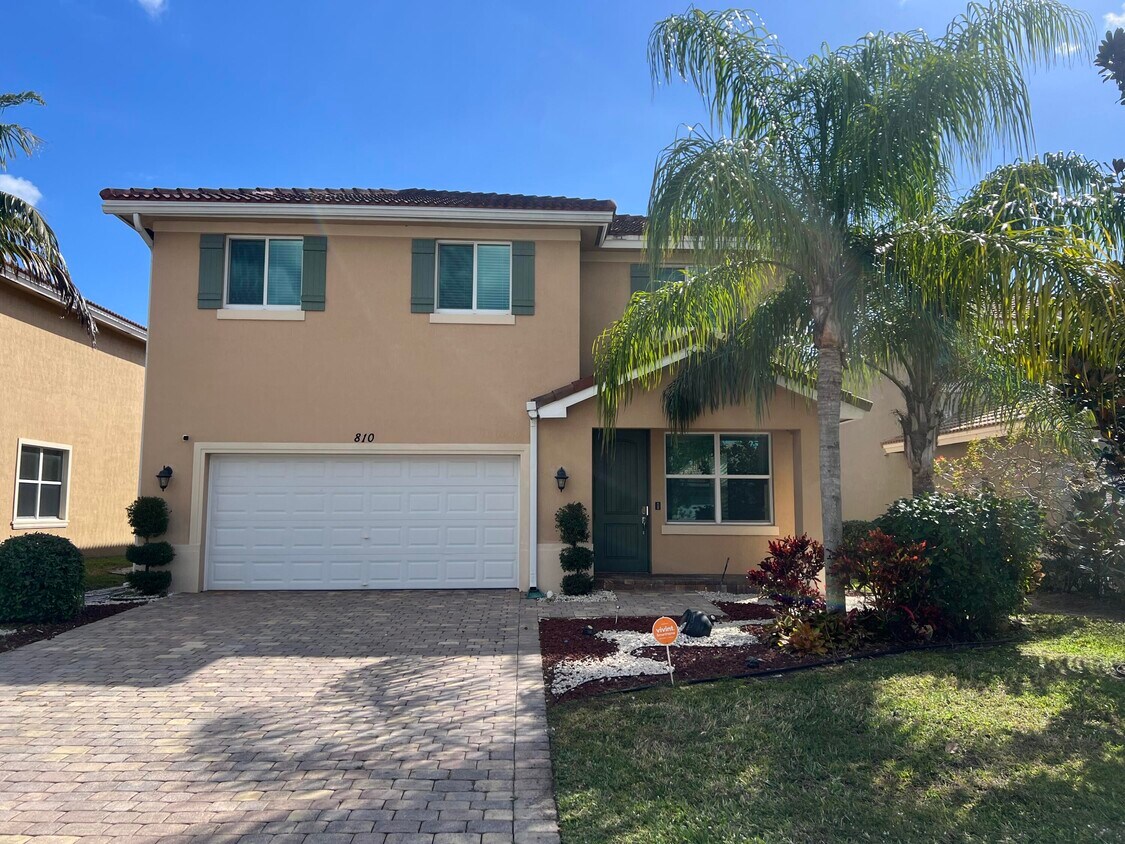 810 Palm Tree Ln, Haverhill, FL 33415 House Rental in Haverhill, FL