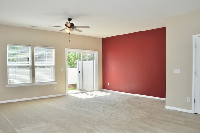 Foto del edificio - Spacious 3 Bedroom | 2.5 Bath Morrisville ...