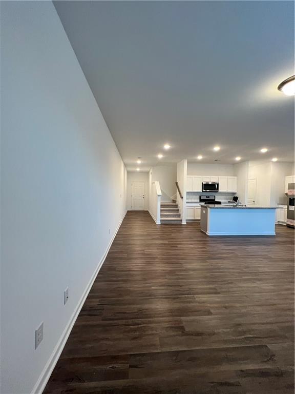 Building Photo - 6075 Handley Dr