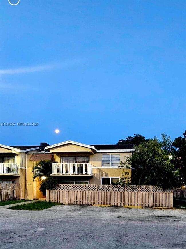 Foto del edificio - 4210 NW 79th Ave