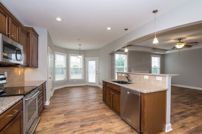Building Photo - 8209 Willow Branch Dr