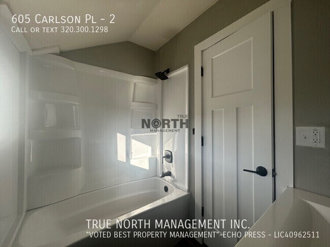 Building Photo - 605 Carlson Pl