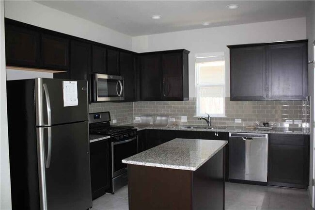 Building Photo - 1042 Sand Post Pl