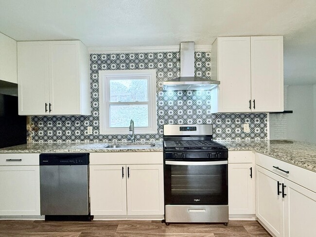 Foto del edificio - 3553 Pine Needle Dr SW