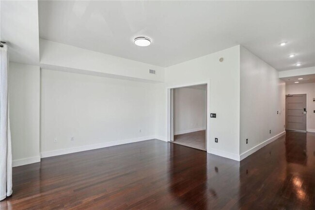 Foto del edificio - 1100 Howell Mill Rd NW
