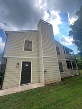 Building Photo - 102 Welch Pl