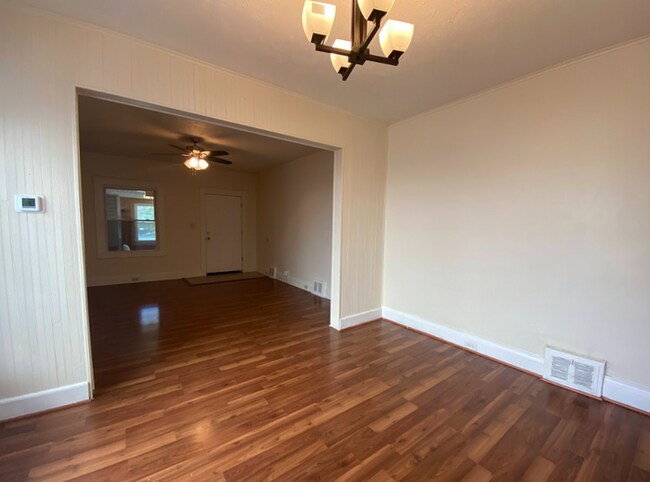Foto del edificio - 4496 Turney Rd