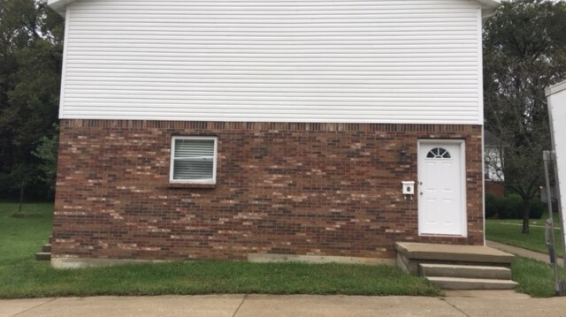 Primary Photo - 1387 High St