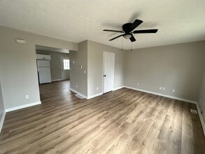 Building Photo - 121 B Highland Ct