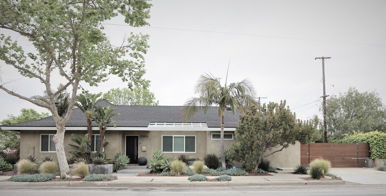 Primary Photo - 20804 Henrietta St