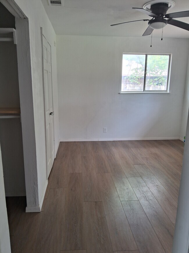 Building Photo - 207 Arnett Dr