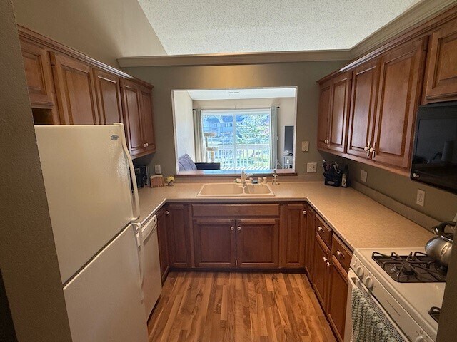 Foto principal - 550 Pewaukee Rd