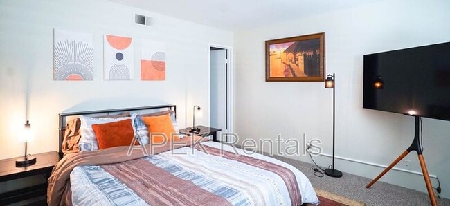 Foto del edificio - 5301 E Waverly Dr