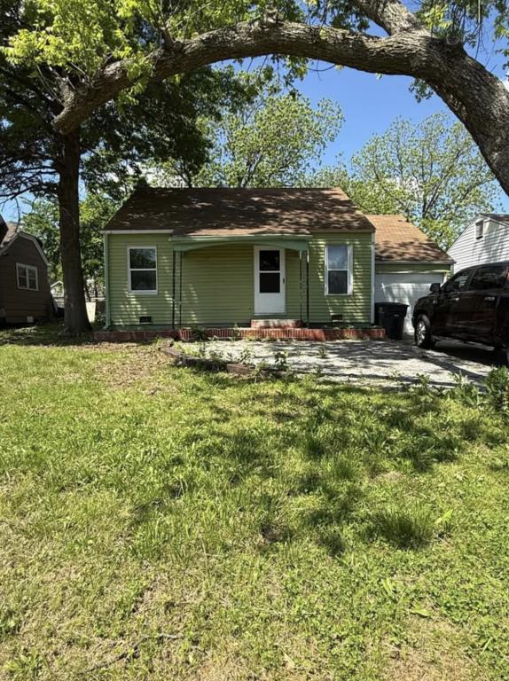 Primary Photo - 1439 Oak Ave
