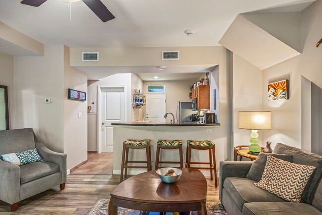 Building Photo - Available NOW! Spacious 3-Bedroom Furnishe...