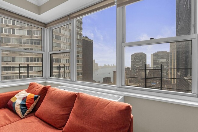 Building Photo - 400 E 54th St