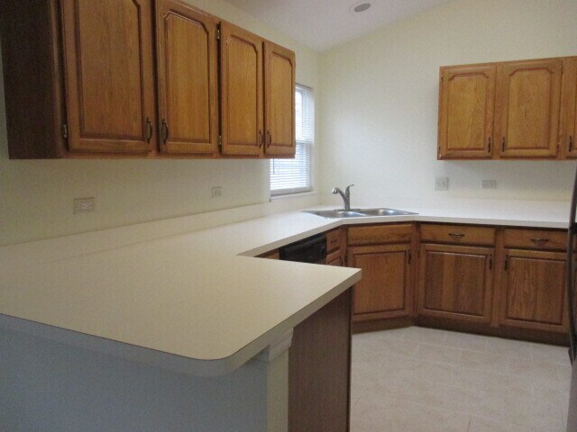 Building Photo - Spacious 2 bedroom 2 bath 2nd floor Ranch ...