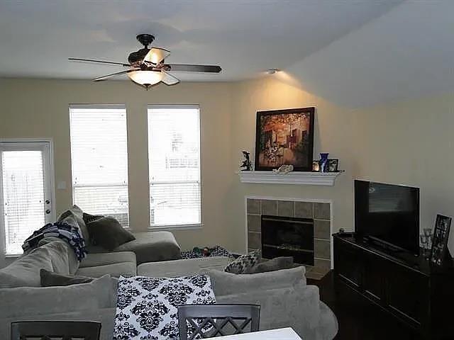 Building Photo - 100 Morel Dr