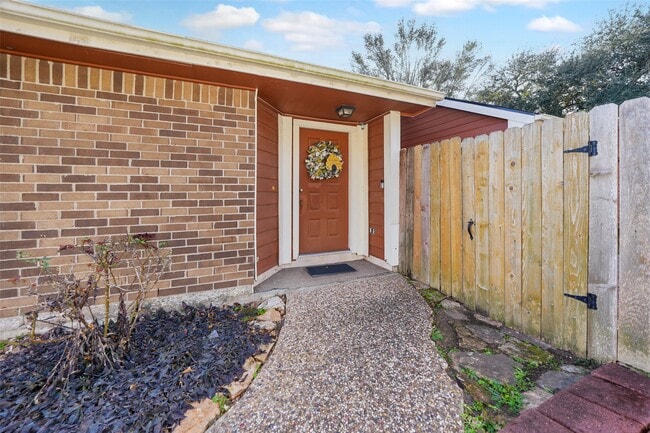 Building Photo - 13563 Catalina Village Dr