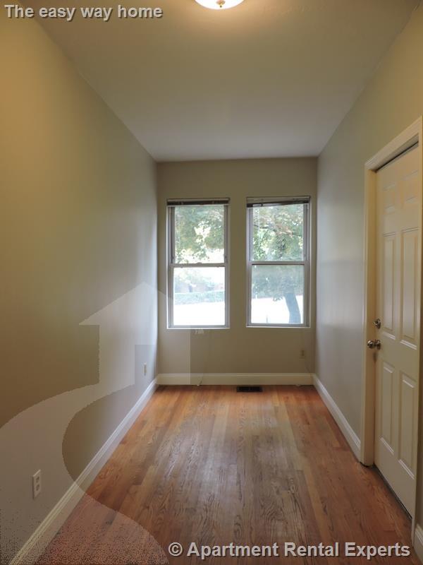 Building Photo - 344 Putnam Ave