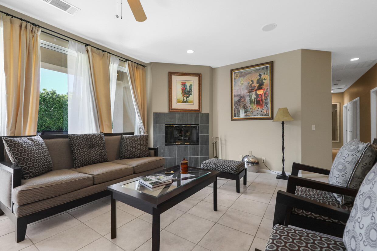 Foto principal - 106 Clearwater Way