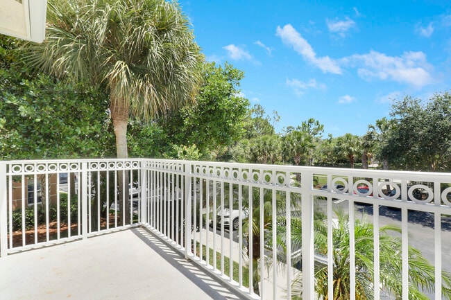 Building Photo - 9211 Myrtlewood Cir W