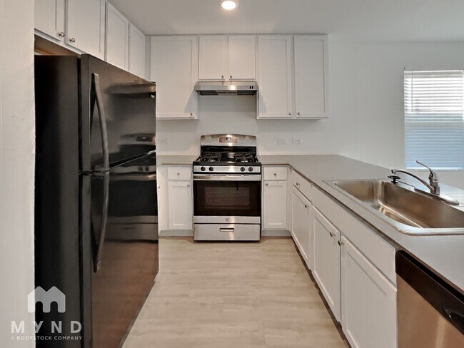 Foto del edificio - 12935 Hancock Pool