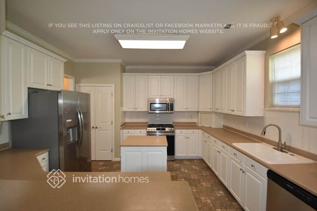 Building Photo - 17032 Stinson Ave