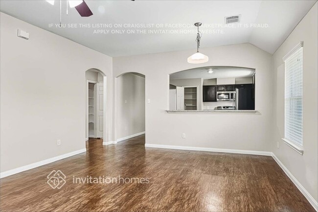 Foto del edificio - 21407 Palma Grove Way