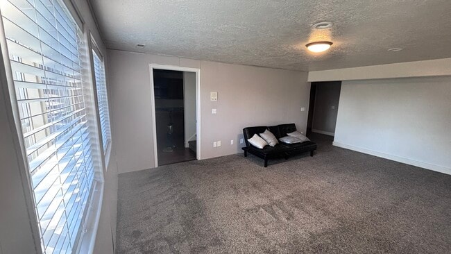 Foto del edificio - 1238 Newport Ln