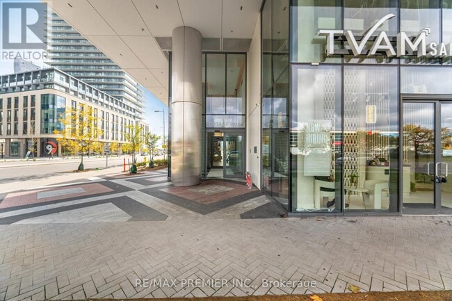 Building Photo - 950 Portage Pkwy