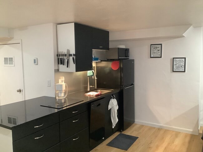 Building Photo - 1209 E Harney St