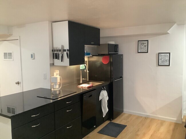 Foto del edificio - 1209 E Harney St