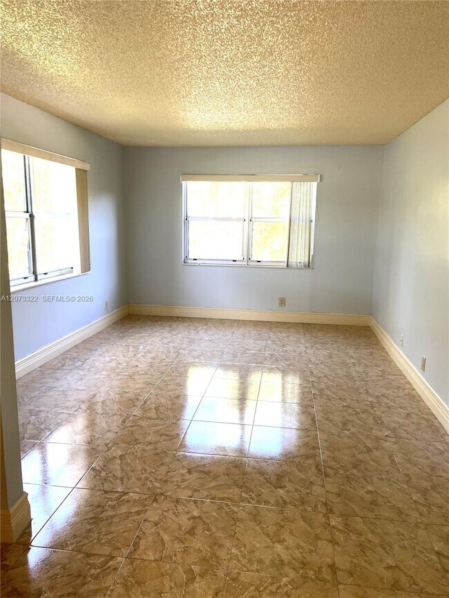Foto del edificio - 7020 Nova Dr